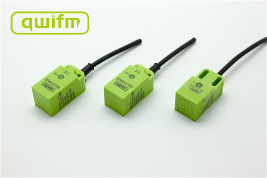 国内制造的角柱型接近开关 国内制造的角柱型接近开关